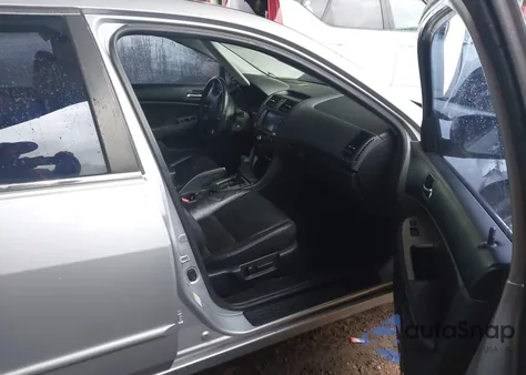 2004 Honda Accord 3.0 Ex из США, поврежденный, VIN 1HGCM66834A066108